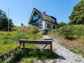 Отель Beautiful dune villa with thatched roof on Ameland 800 meters from the beach  Бурен